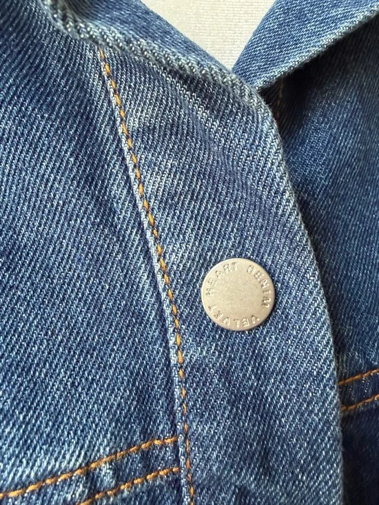 Velvet Heart Denim Cropped Jacket Dark Wash Button Front Shirt Jacket Size L - Picture 4 of 12